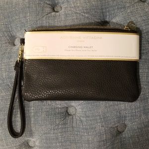 NEW Adrienne Vittadini Black Wristlet with charger